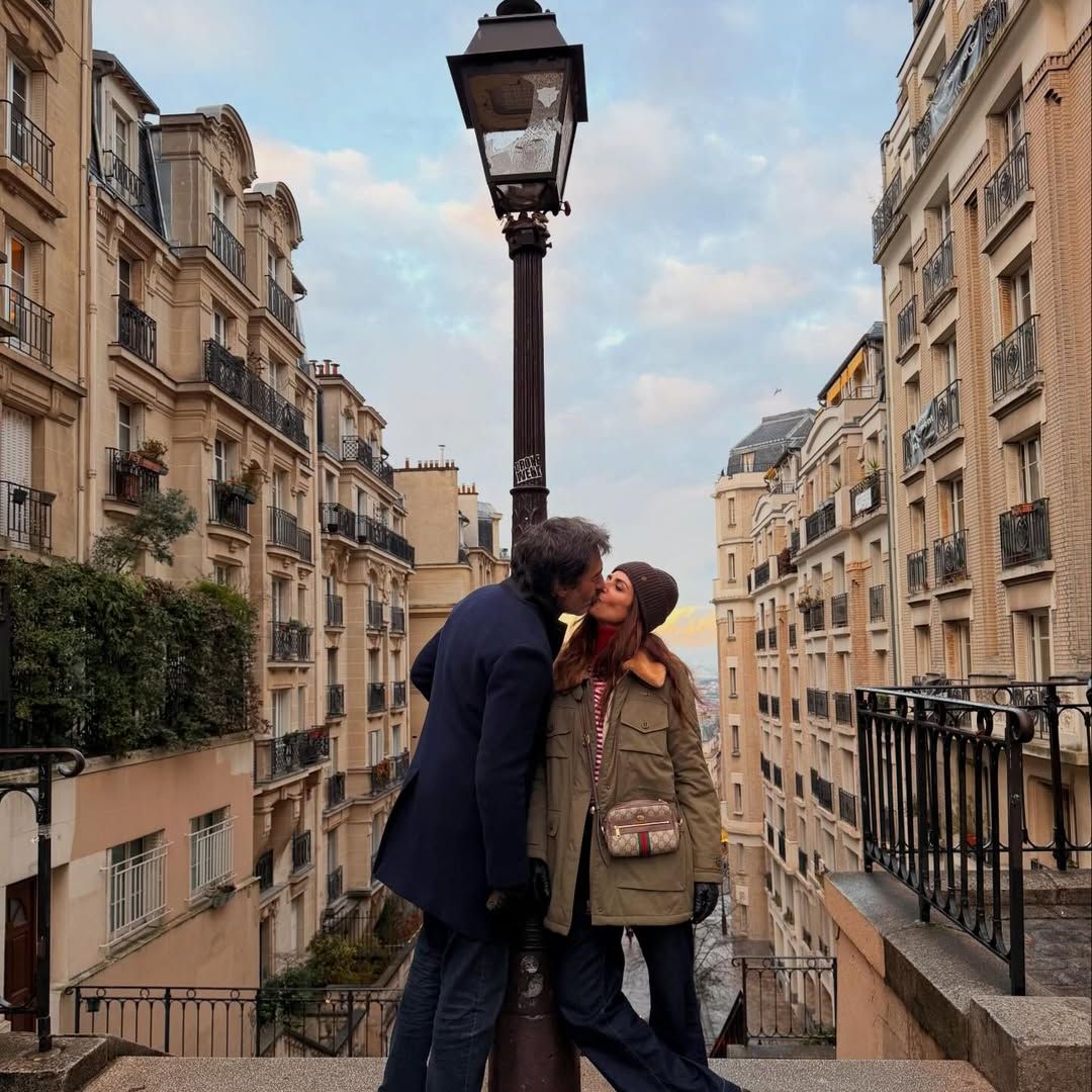 Nuria Roca y Juan del Val en el barrio de Montmartre, París, Francia