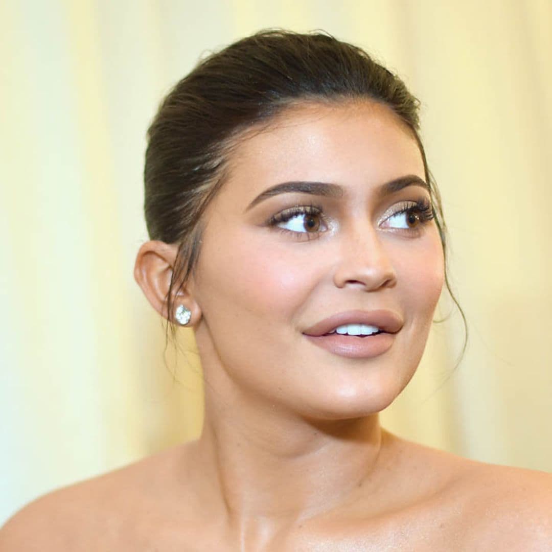Descubrimos más detalles del vestidor de Kylie Jenner: ¡un templo de zapatos y bolsos!