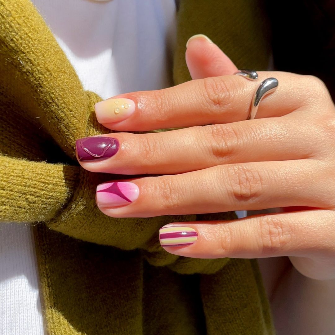 Vuelve la manicura de los 60 este otoño: corta, cuadrada y a todo color