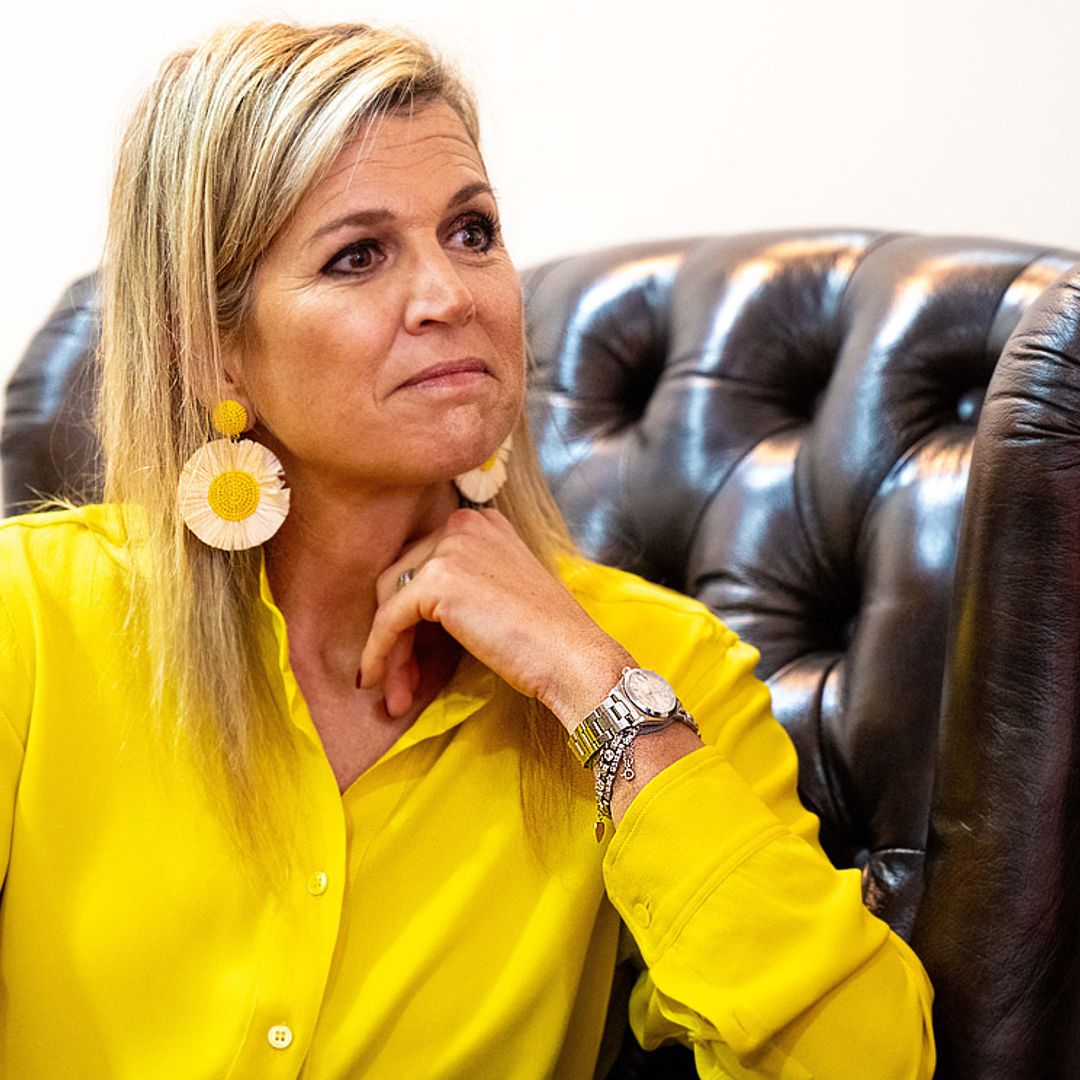 Máxima capta toda la atención en Kenia con sus llamativos maxipendientes de Mango por 8 euros