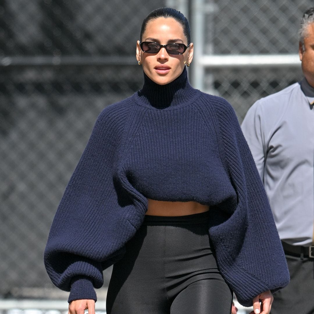 Adria Arjona muestra su 'look' más arriesgado en Hollywood