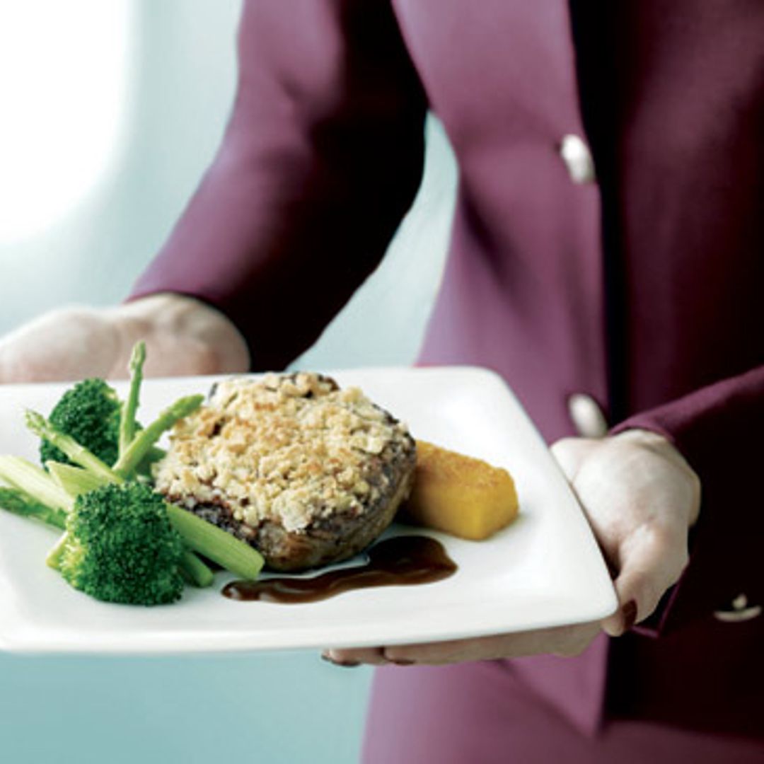 Gastronomía de altos vuelos: ¿Comer en un avión y, además, hacerlo bien? ¡Una 'sabrosa' realidad!