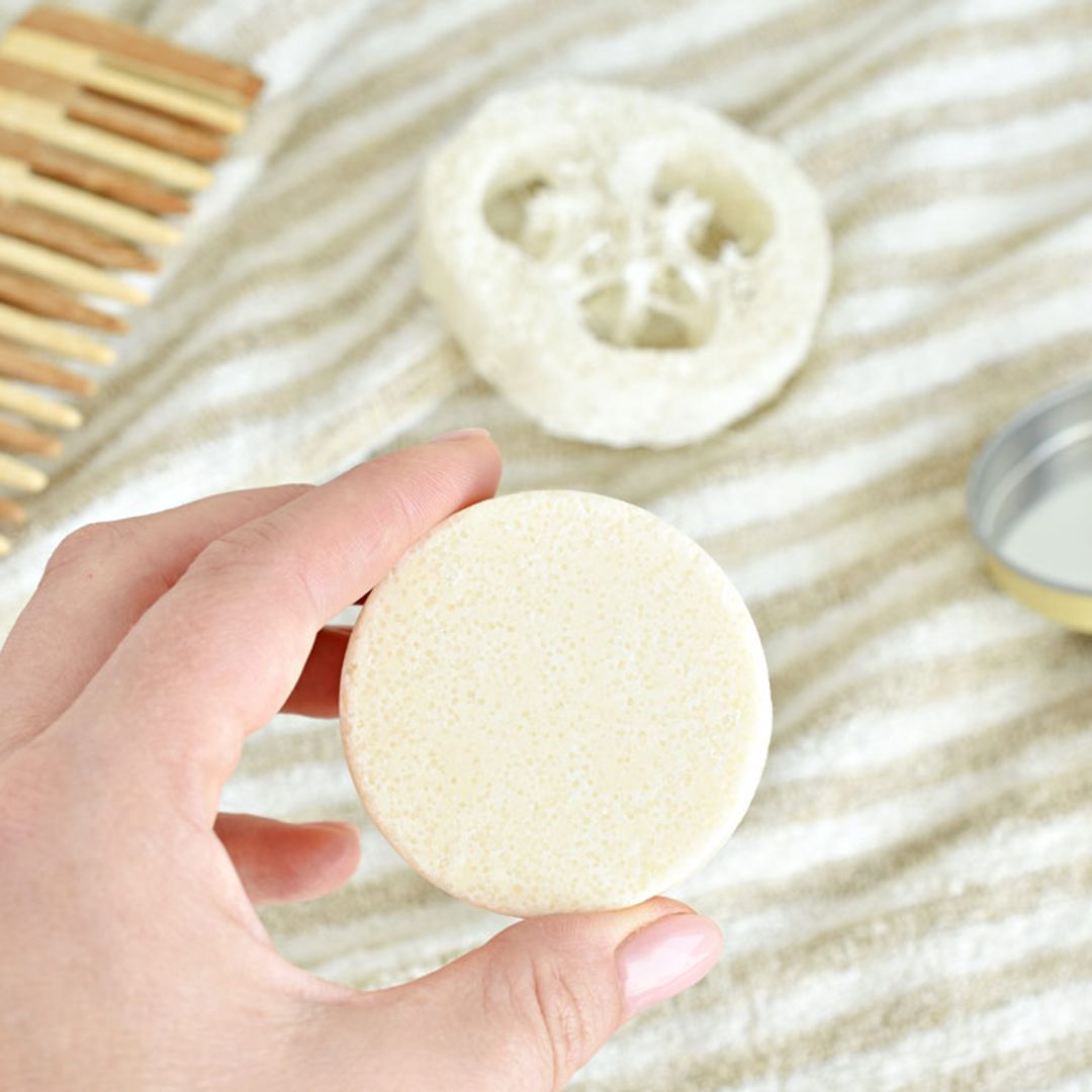Champú sólido: ¿una alternativa para lavar tu cabello más respetuosa con el medio ambiente?