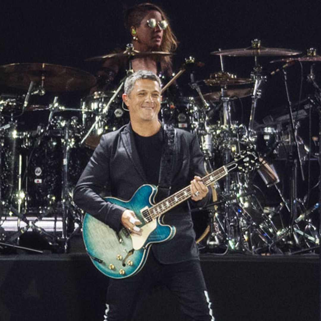 Alejandro Sanz 'aparece' por sorpresa en la boda de Pilar Rubio y Sergio Ramos