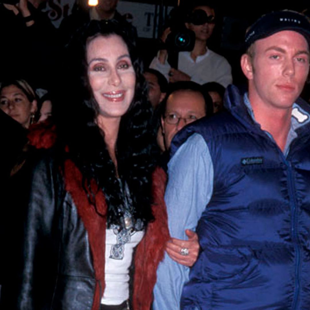 Cher solicita la tutela de su hijo Elijah Blue por problemas de adicciones y salud mental