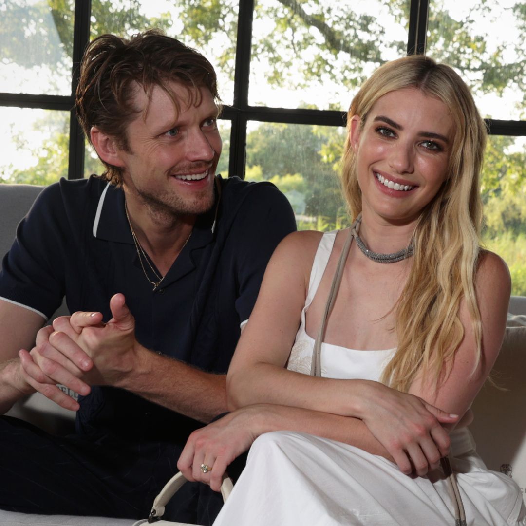 Emma Roberts se casa con Cody John en una boda de ensueño y con su tía Julia como testigo