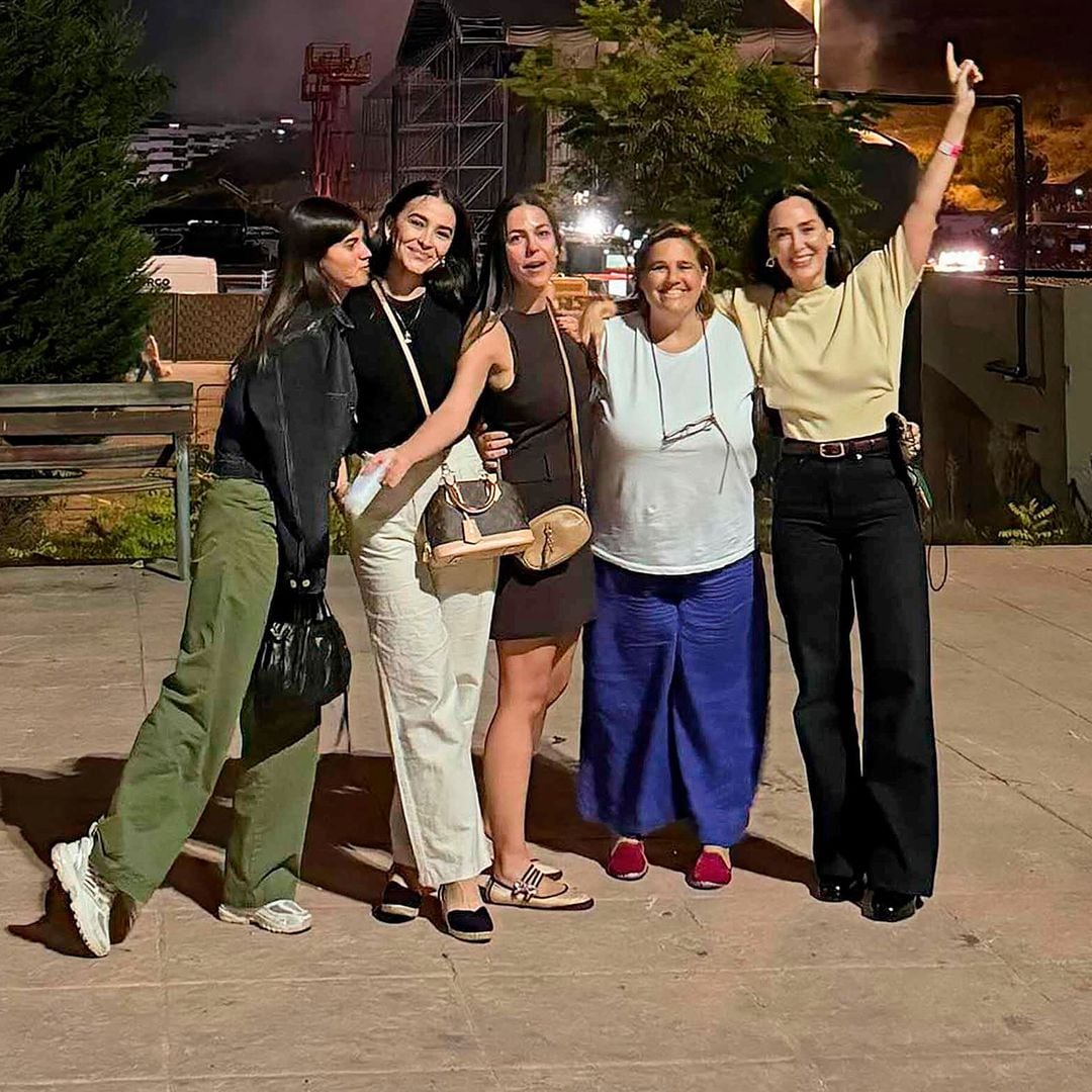 Con algunas de las amigas con las que compartió el concierto, como Verónica Godoy Ynzenga, Lucía Domínguez Vega-Penichet, y Clara López de Lemus