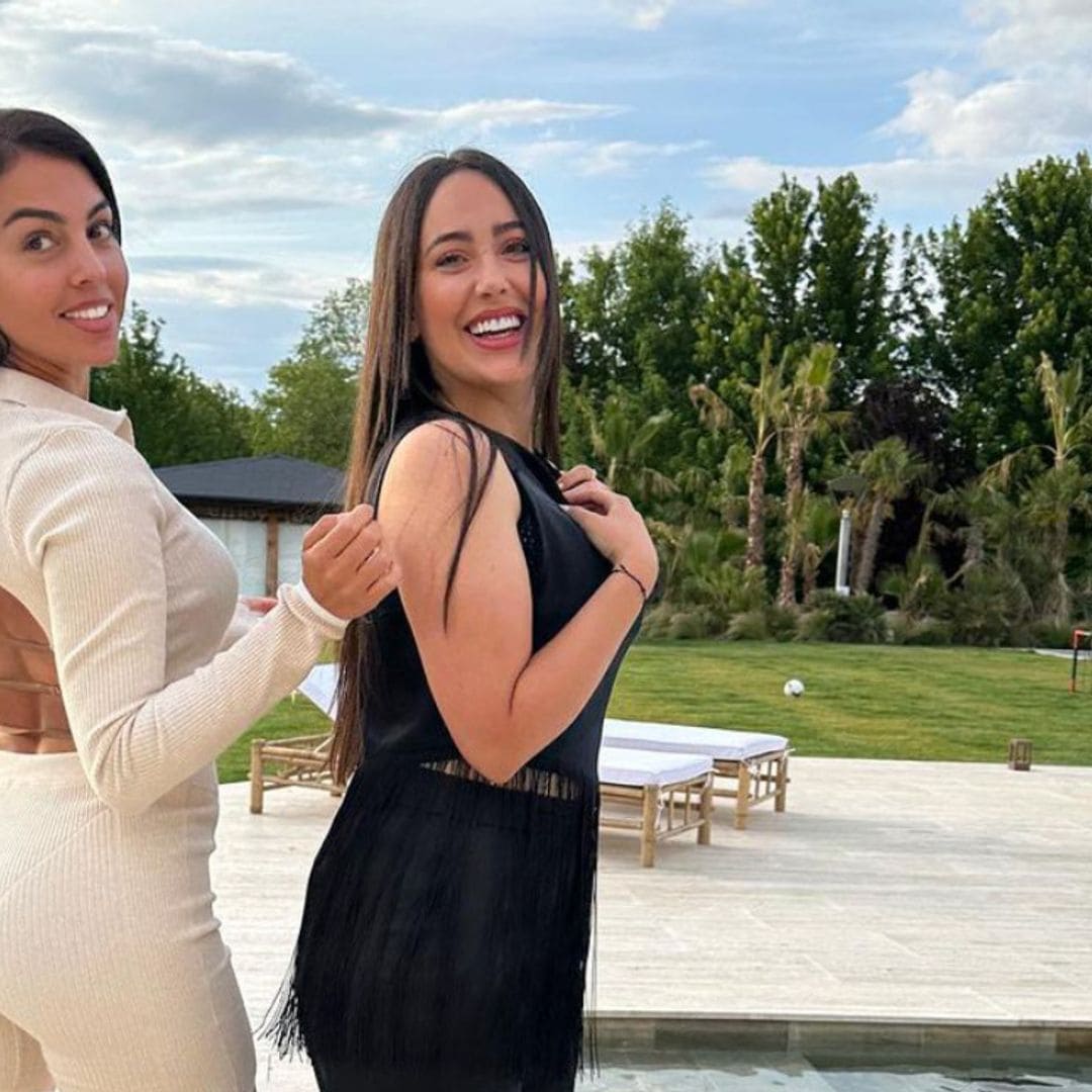Georgina, emocionadísima en la graduación de su hermana, recuerda sus duros comienzos en Madrid