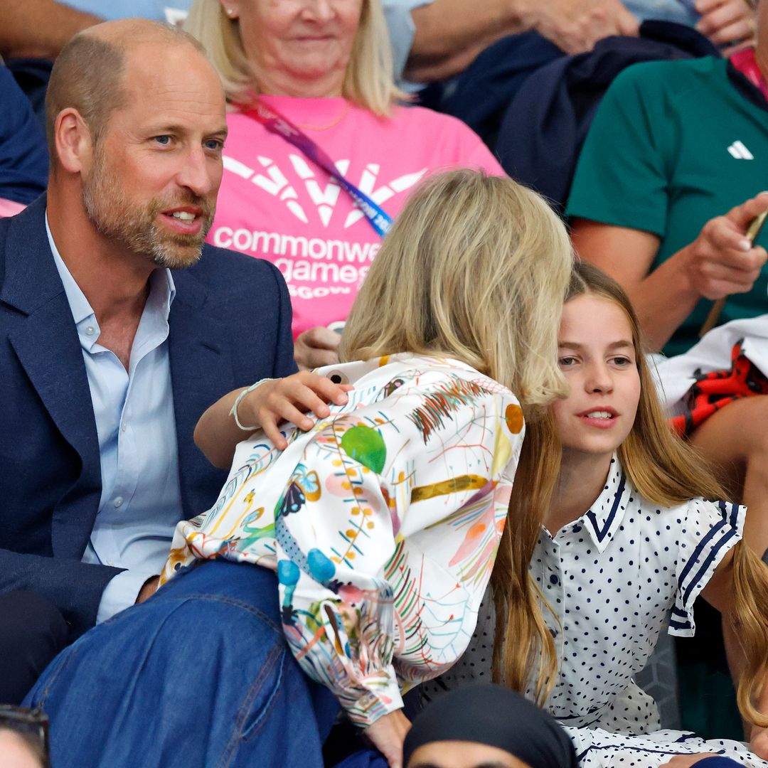 Un gesto cariñoso entre la princesa Charlotte y la duquesa Sophie