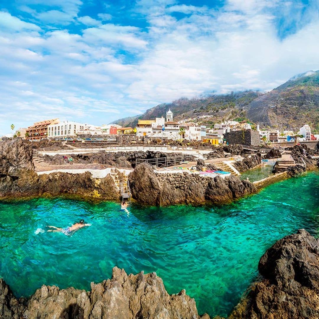 Playas de arena negra, charcos y piscinas naturales en Tenerife