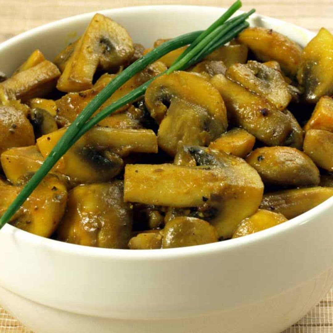 Champiñones con cebollino y salsa de soja