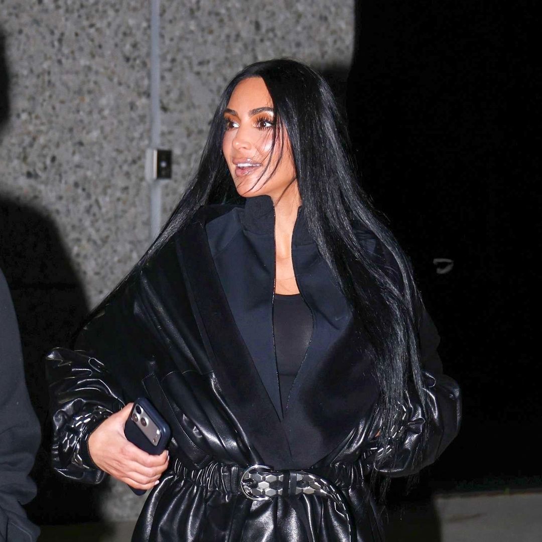 Kim Kardashian revive las 'ballerina flats' deportivas de los 2000 y las convierte en tendencia