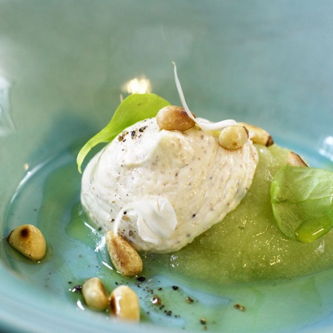 Helado de yogur de oveja con base de pepino