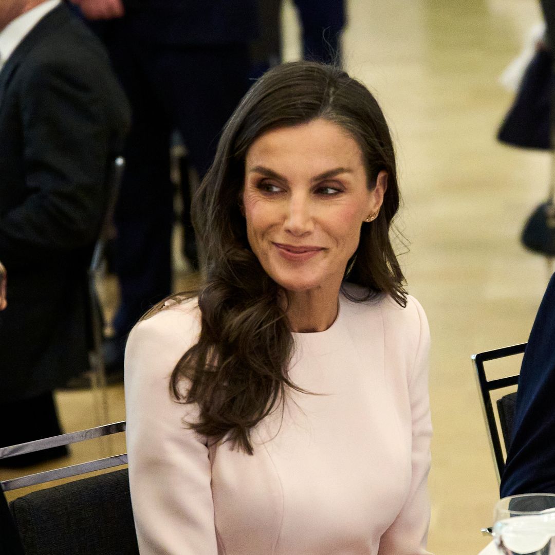 La razón por la que la reina Letizia prefiere el maquillaje suave según la psicología: "Existe una asociación cultural entre naturalidad y autenticidad"