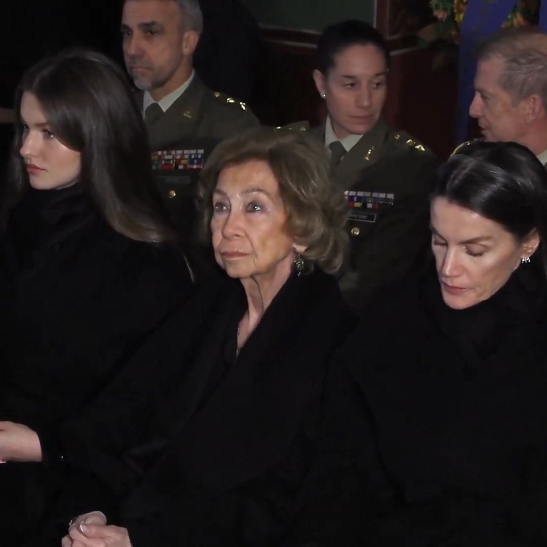 Todas las imágenes de la emotiva e íntima ceremonia de Irene de Grecia con doña Sofía rota de emoción