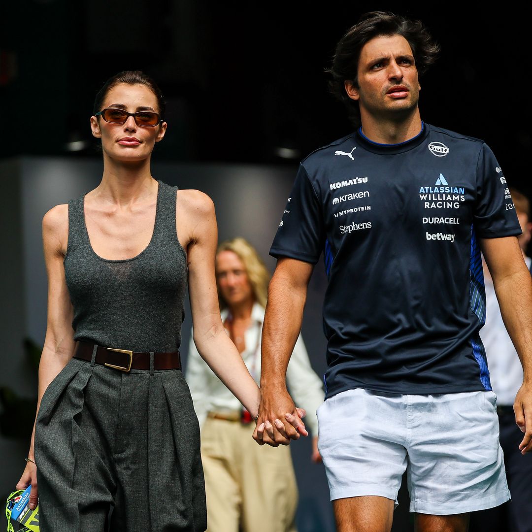 Rebecca Donaldson, novia de Carlos Sainz, impacta una vez más: en bicicleta y con un look inesperado