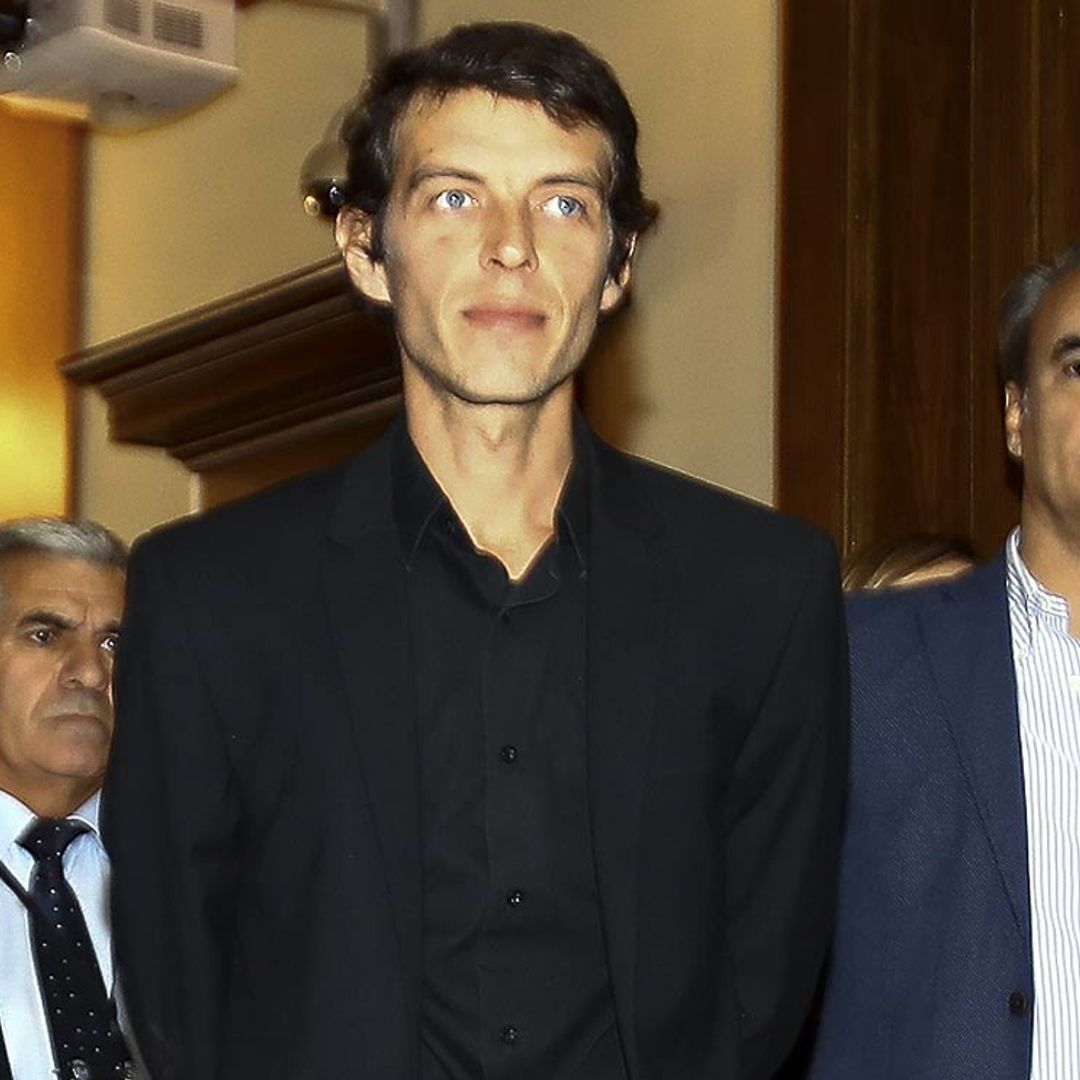 Camilo Blanes, presente en la multitudinaria despedida a su padre, Camilo Sesto, en Alcoy