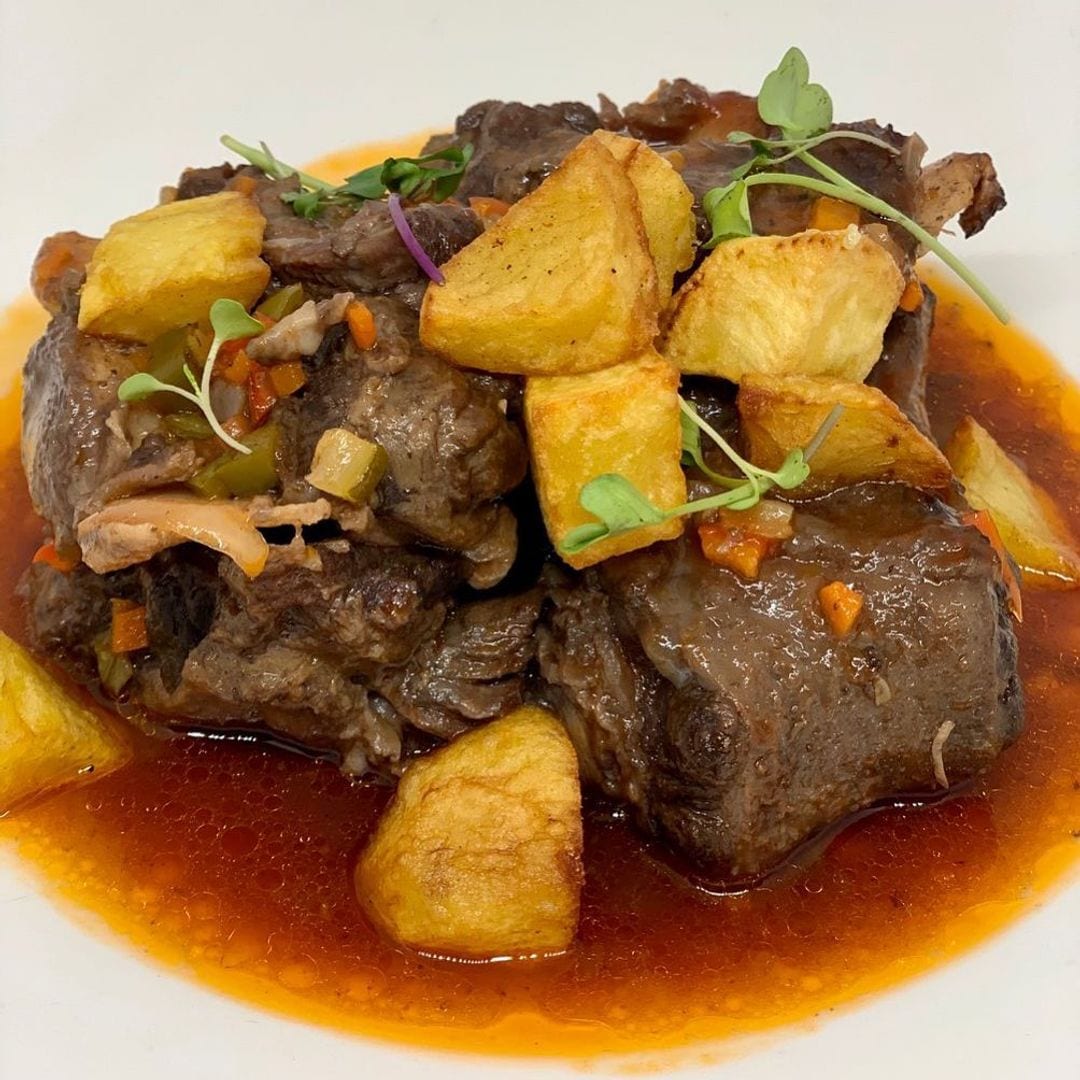 Rabo de toro estofado al estilo cordobés, del restaurante Succo, Plasencia
