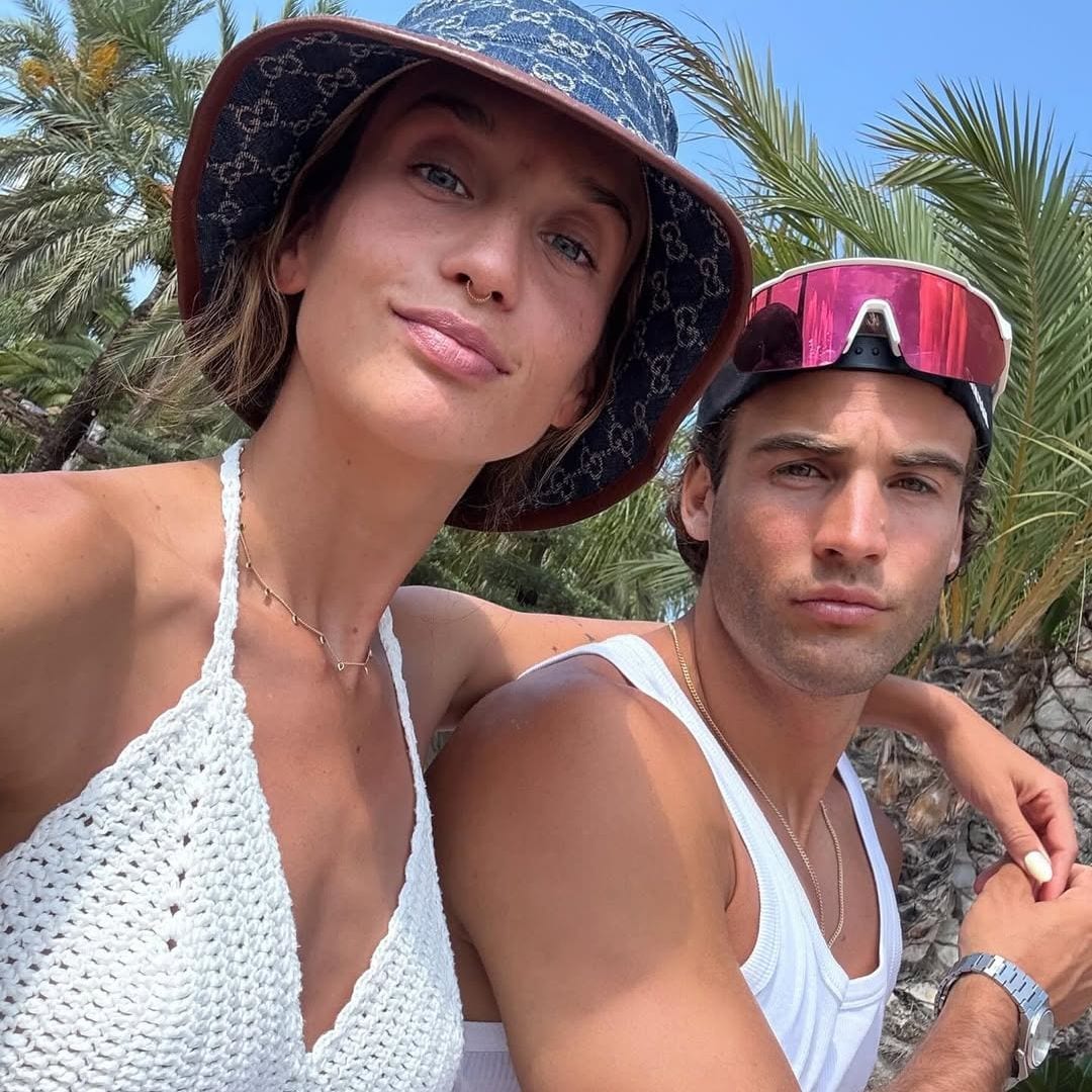 María Pedraza y Jason Fernández celebran su aniversario en Jávea: villa de lujo y looks exclusivos
