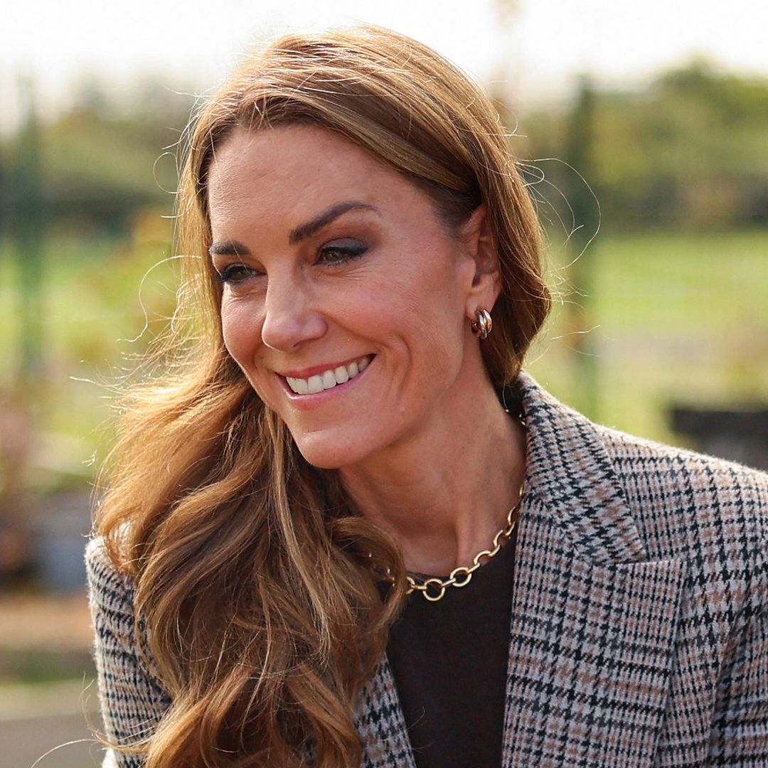 La princesa Kate posa para nuevos retratos durante una escapada secreta con William