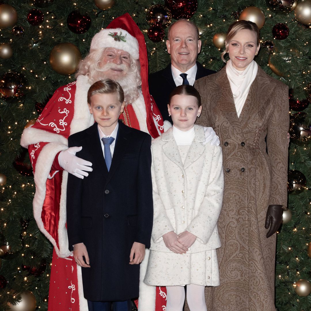Gabriella de Mónaco junto a su familia en el encendido de luces