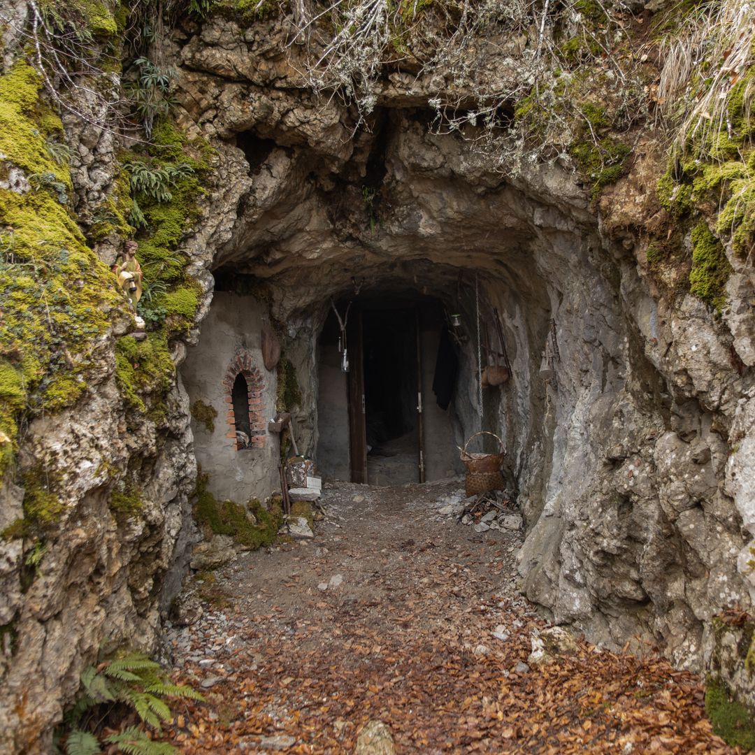 Cueva de la Vieja del Monte, Riaño