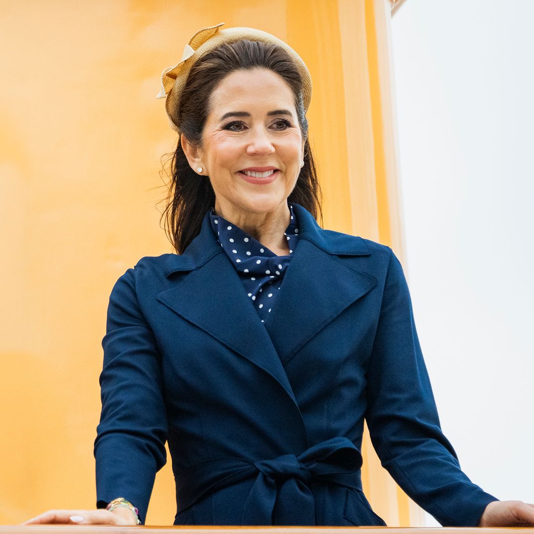 Por qué Mary de Dinamarca sustituyó el rosa en sus looks por este color más sobrio y potente desde que es reina: "Simboliza una nueva etapa de madurez"