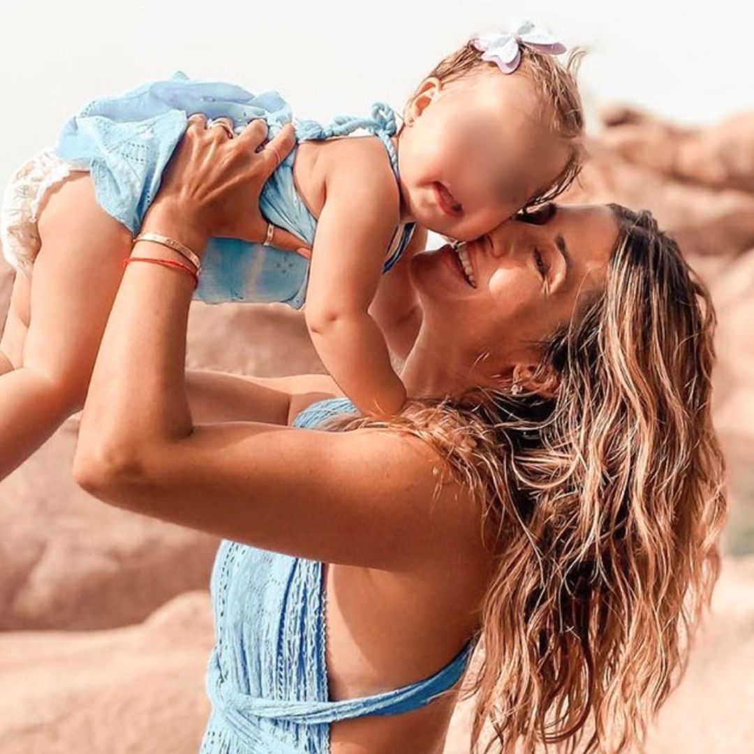 ¡Alucinarás! Elena Tablada comparte el vídeo de su hija Camila durmiendo y es increíble cómo se mueve