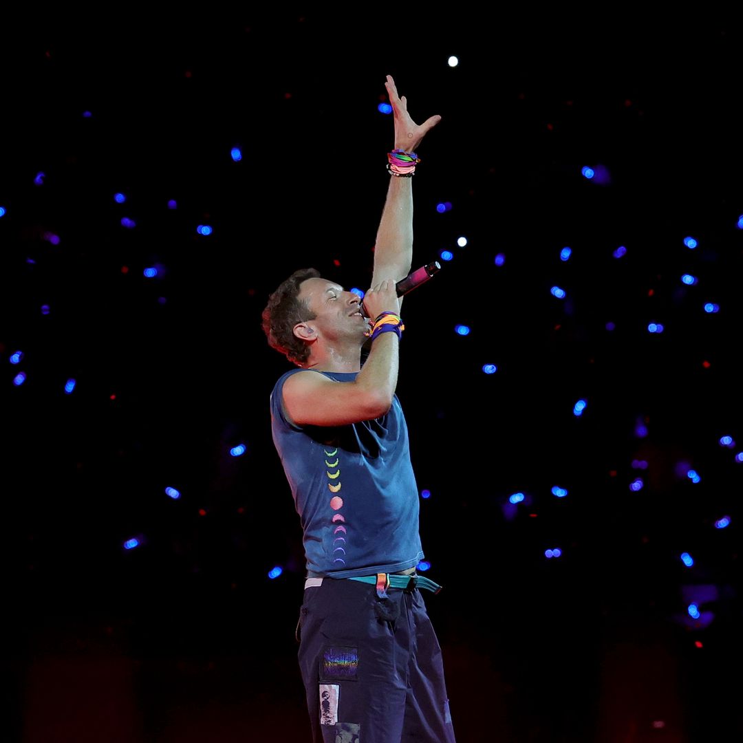 Chris Martin sorprende a sus fans, en pleno concierto, con un inesperado mensaje sobre Dakota Johnson tras su ruptura