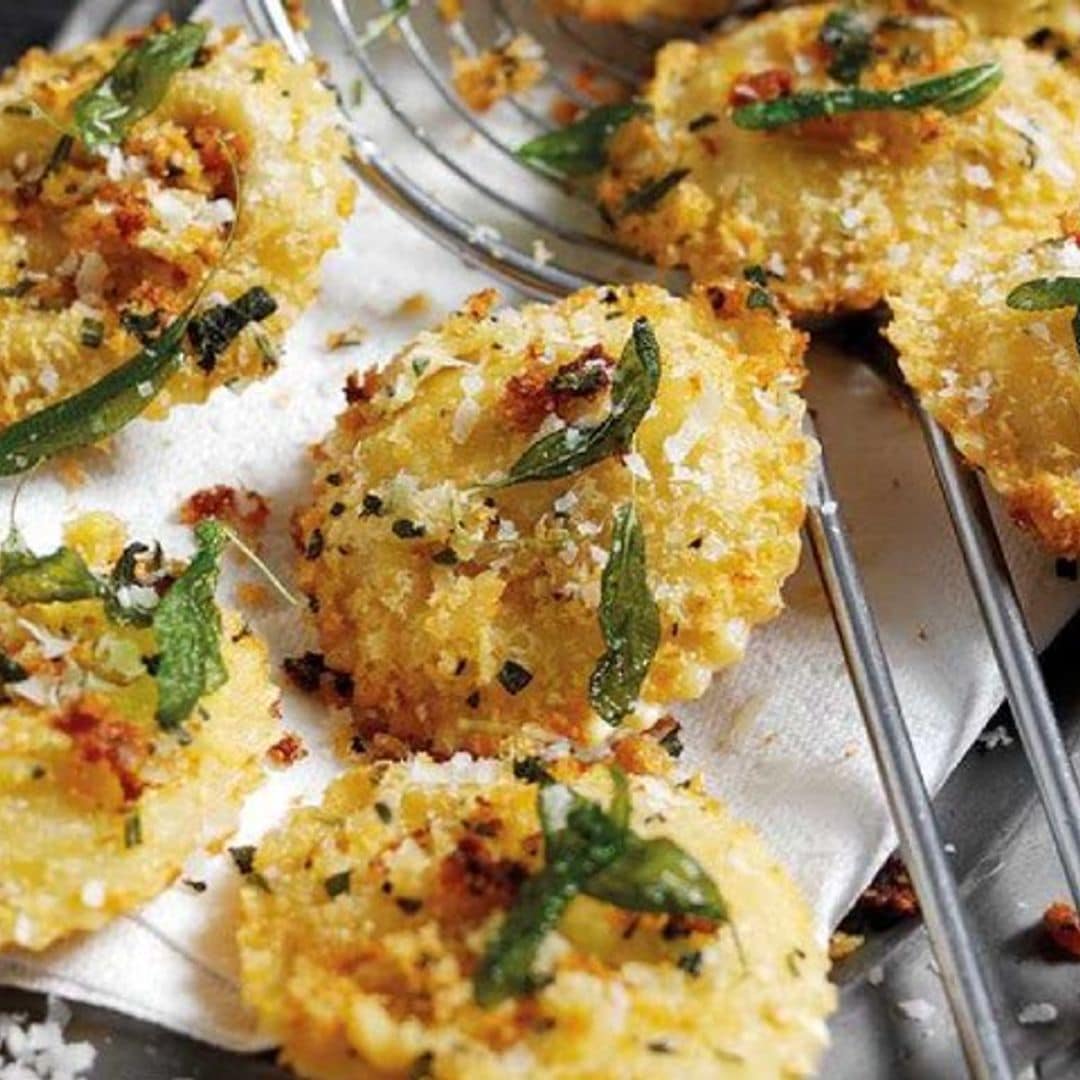 Raviolis crujientes de Parmigiano Reggiano y salvia