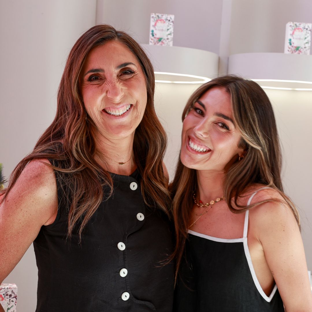 Cristina Sicilia, fisioterapeuta, sobre la patada de glúteo con polea de Paz Padilla y Anna Ferrer: "Tonifica, fortalece el core y protege la zona lumbar"