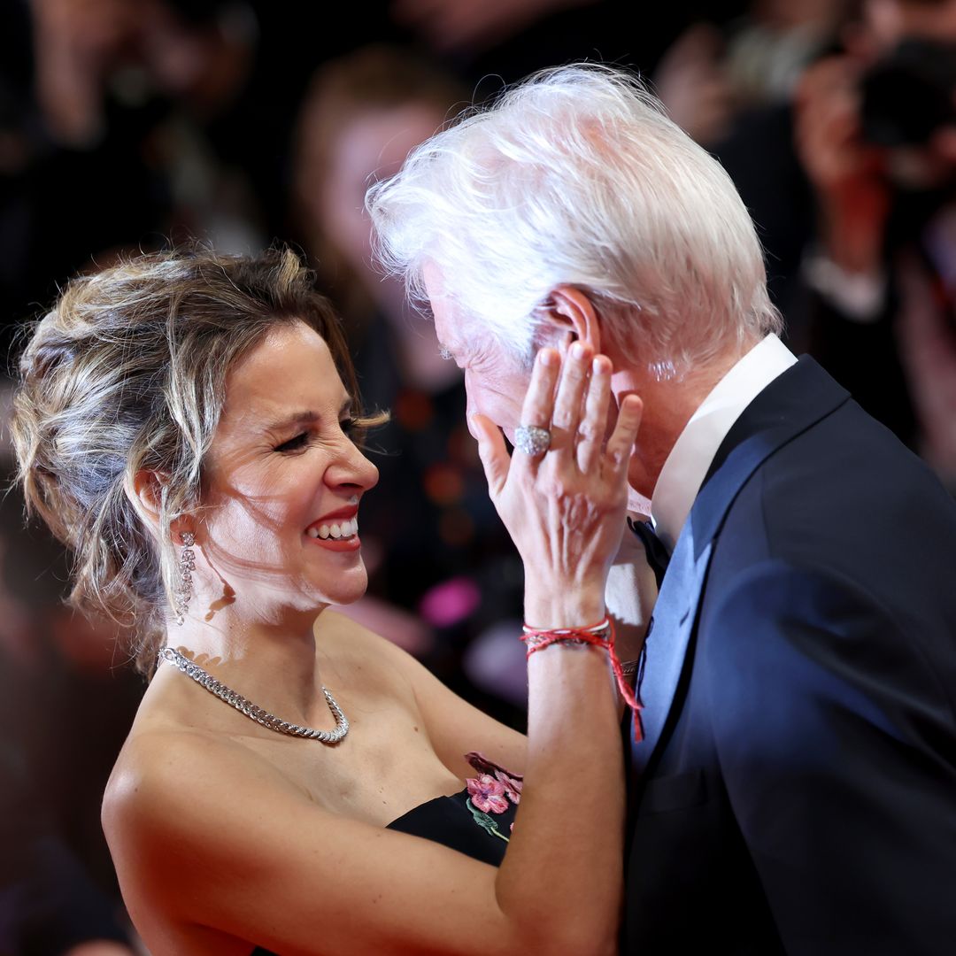 Alejandra Gere dedica una emotiva carta a su marido, Richard Gere, por su 75 cumpleaños mientras pasean su amor en Venecia