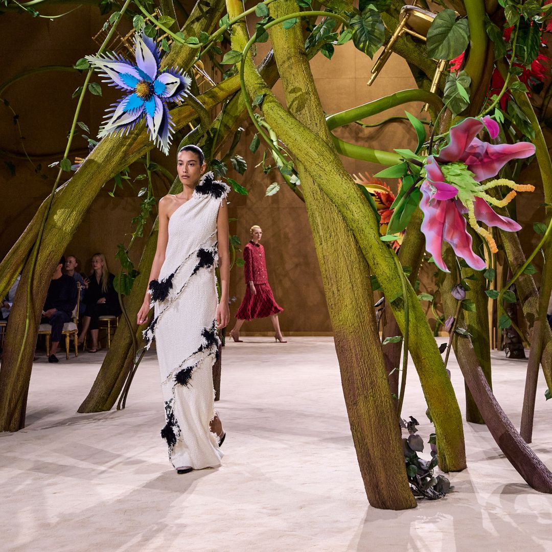 Pedro Pascal, Tilda Swinton y Carlota Casiraghi se sumergen en el mundo de fantasía de Chanel Alta Costura FW26