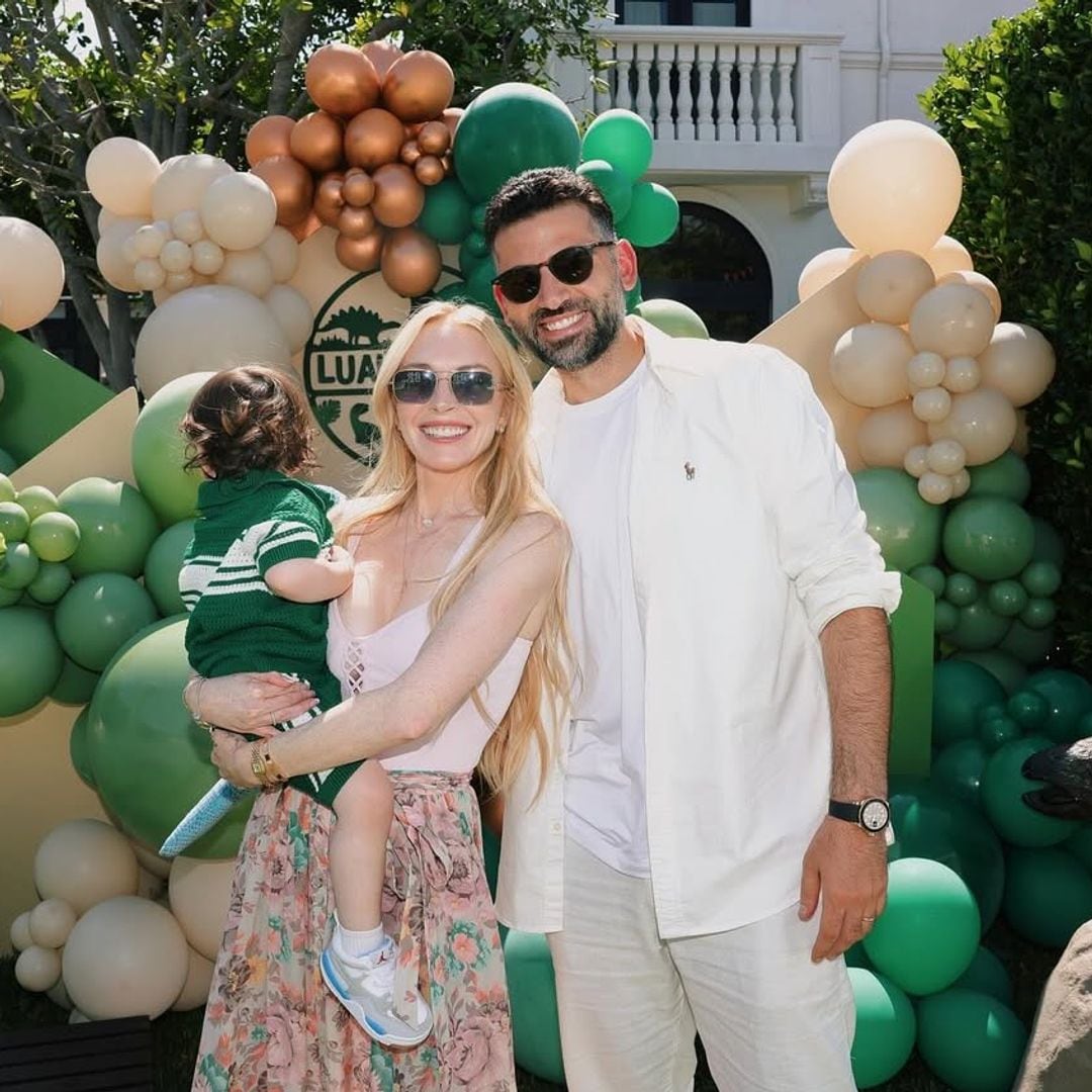 Lindsay Lohan celebra los 2 años de su hijo con una espectacular fiesta de dinosaurios
