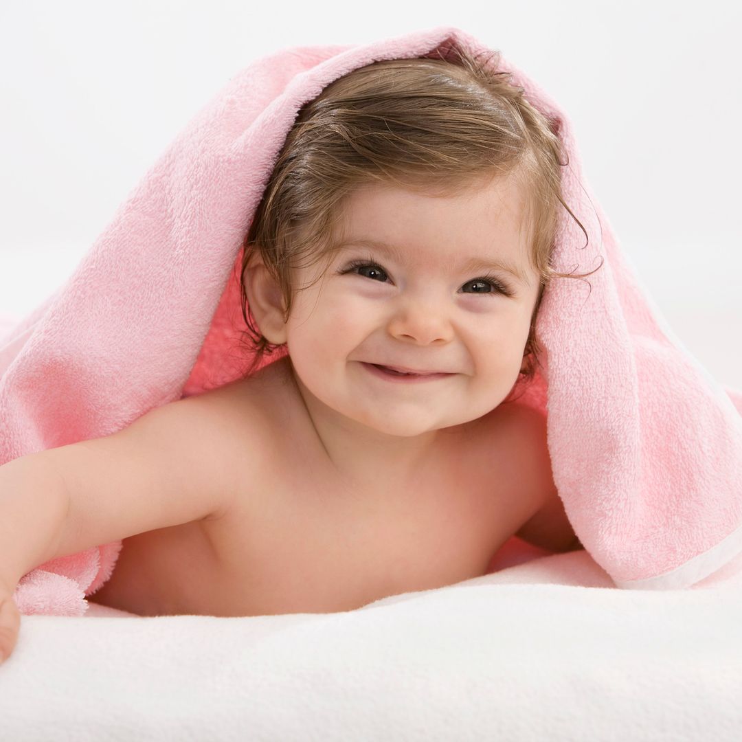 El nombre de origen gallego de niña que irradia luz y encierra una historia poderosa