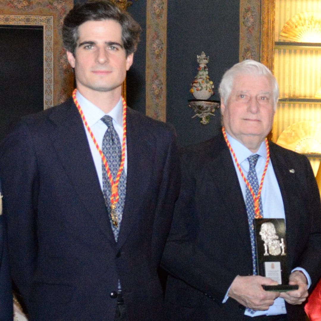 El Duque de Alba conecta con su historia: el último reconocimiento que acaba de recibir con Fernando Fitz-James y Sofía Palazuelo como testigos