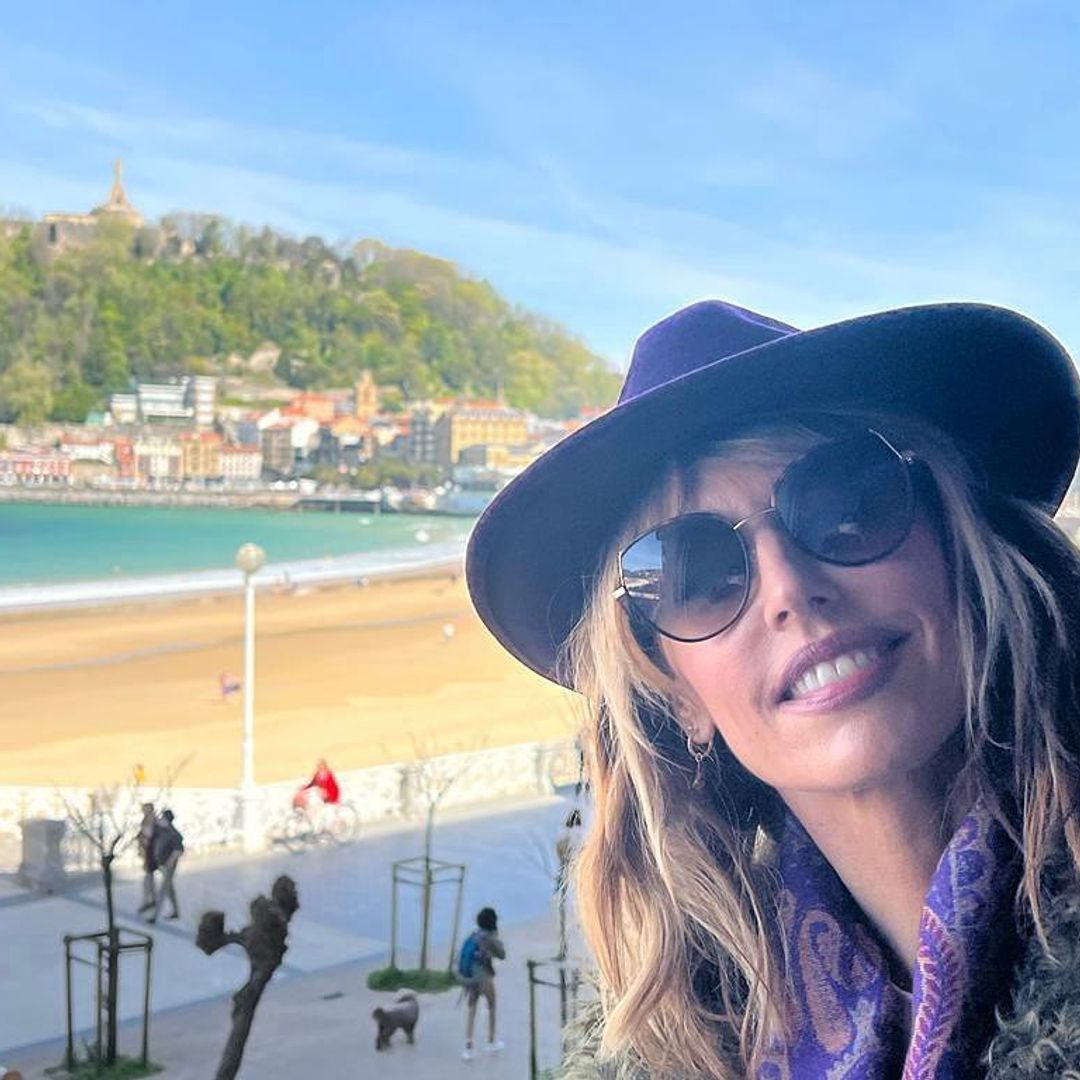 Emma García en la playa de San Sebastián