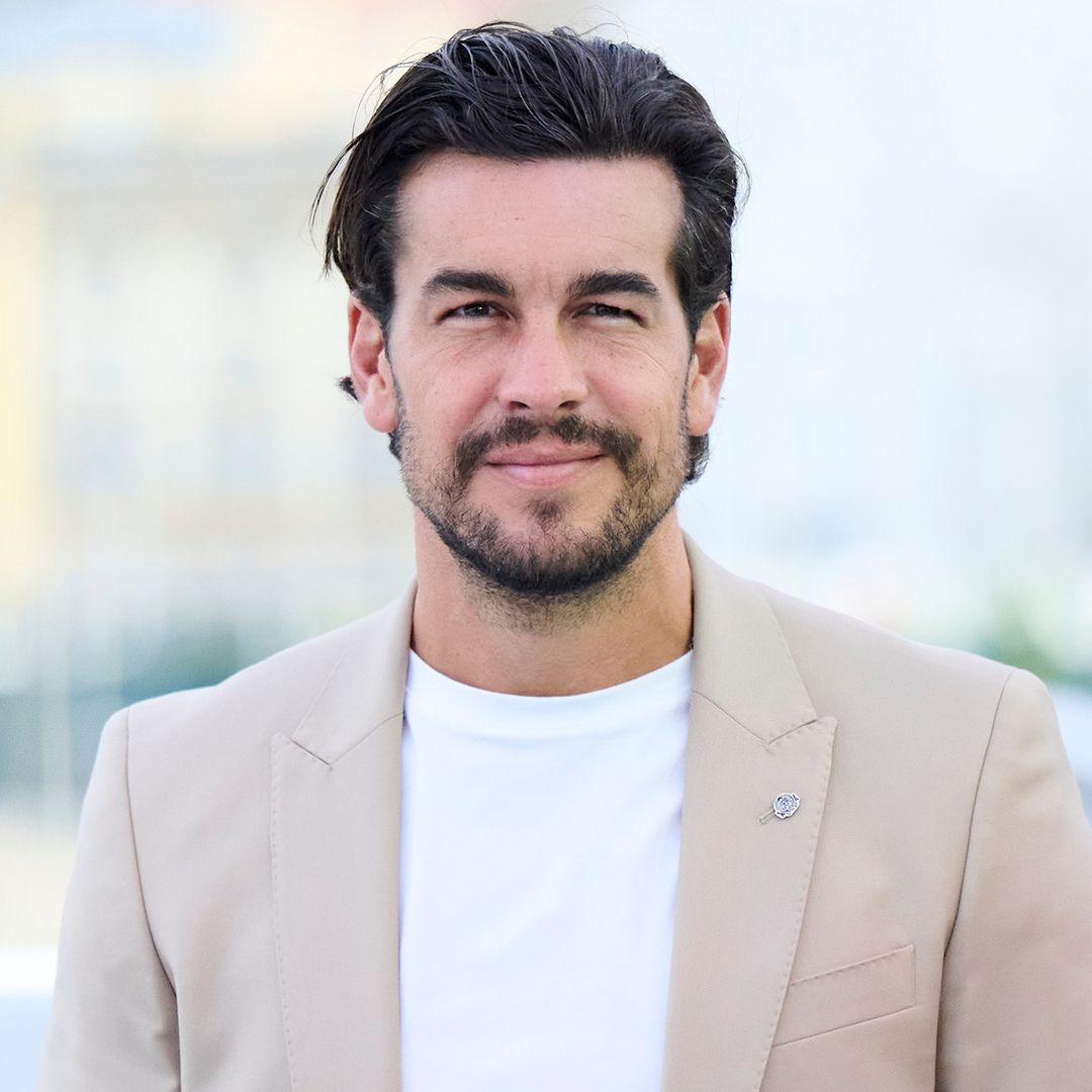 El megachalet de Mario Casas en Madrid: un refugio valorado en 2 millones de euros con espacios abiertos, luz natural y  decoración minimalista