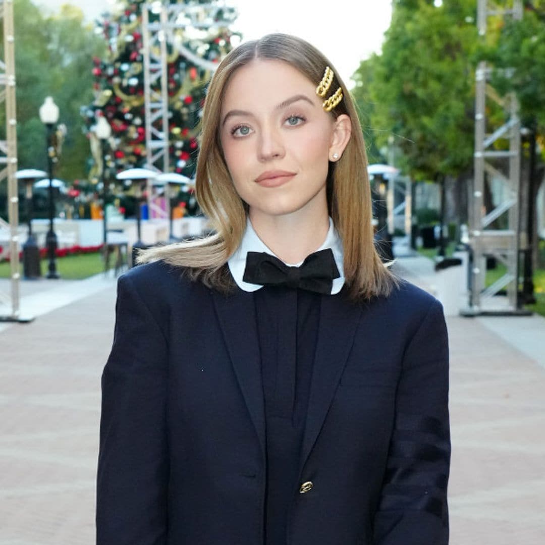 Sydney Sweeney lleva al extremo la tendencia de mocasines con calcetines