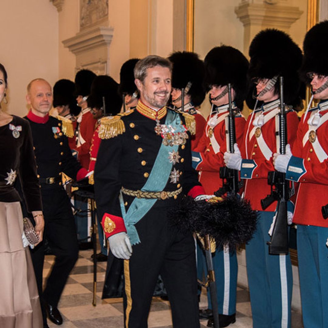 De gala en gala Federico y Mary de Dinamarca dan la bienvenida al Año Nuevo