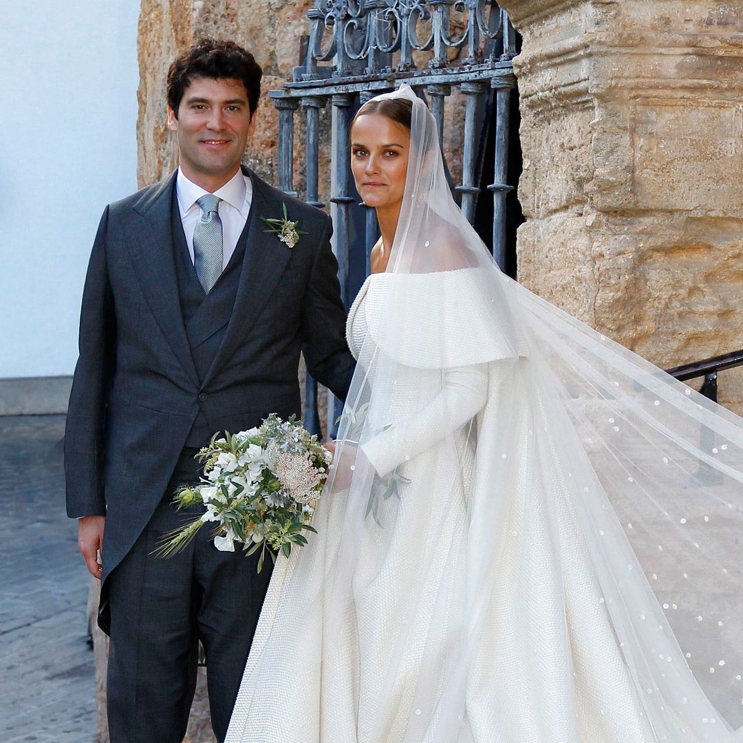 Lady Charlotte Wellesley, la 'royal' millonaria que se casó hace 10 años en Granada: vestido de alta costura, zapatos verdes y el rey Juan Carlos como invitado