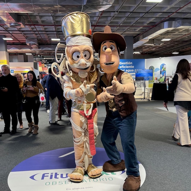 Fitur 2025