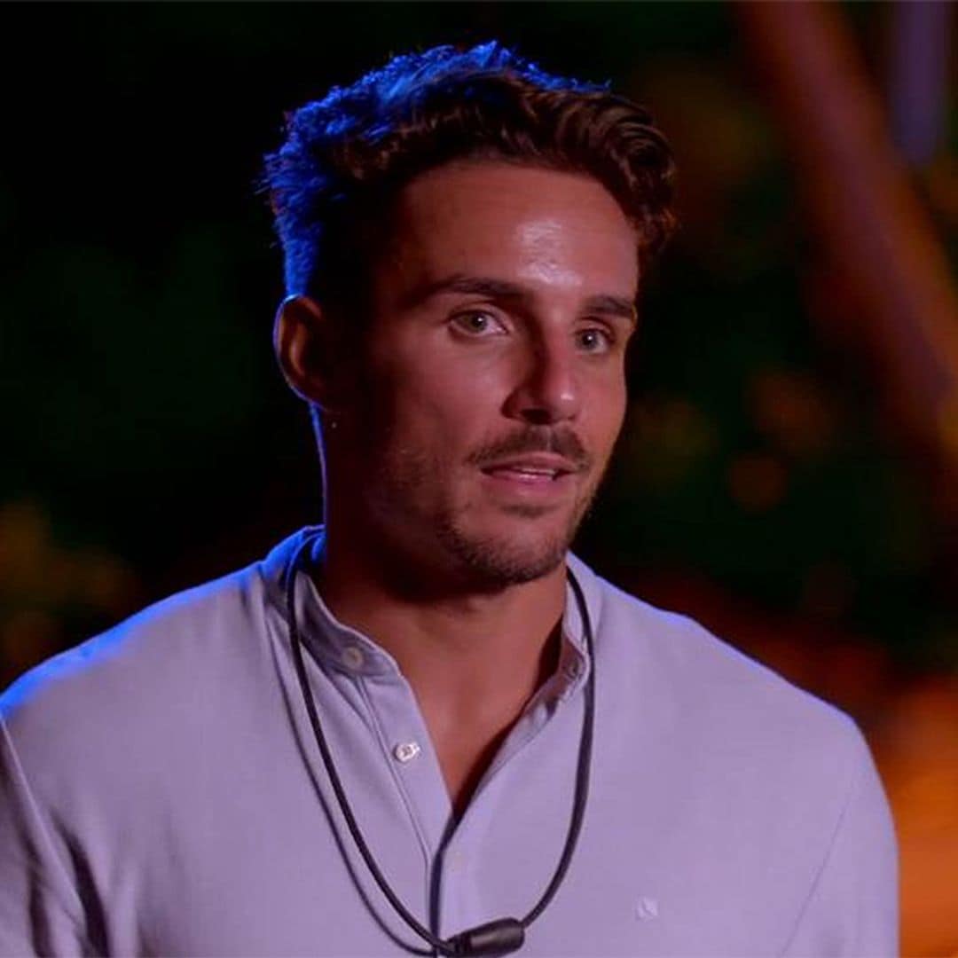 Manuel rompe a llorar al ver las imágenes de su novia e intenta justificar su infidelidad