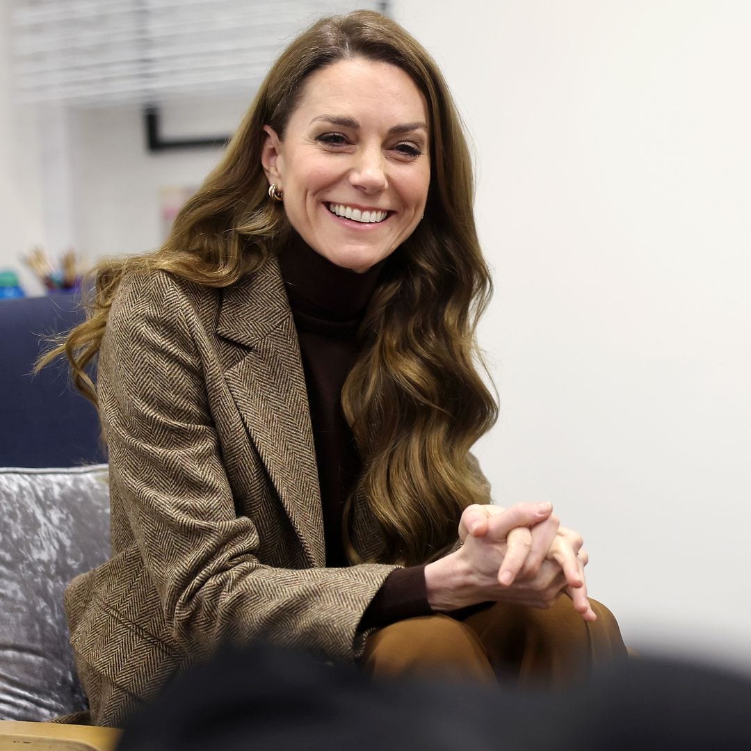 Kate Middleton apuesta sobre seguro en el norte de Inglaterra: vuelven su chaqueta todoterreno y sus pendientes ‘Trinity’ que tanto quiere