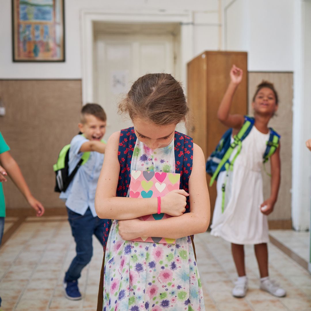 Lucía Serrano, escritora, sobre cómo evitar que los niños se burlen de otros: “Es imprescindible esa figura adulta de referencia que marque unos límites muy claros”