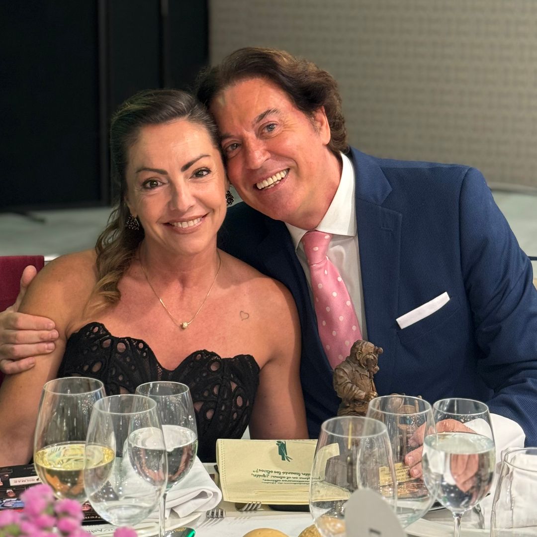 Pipi Estrada, enamorado a sus 71 años: el apasionado beso con el que presenta a su nueva novia