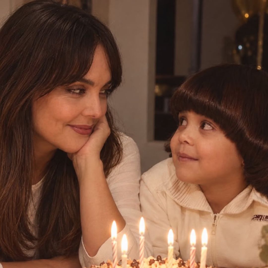 Mónica Carrillo cumple 50 y rescata sus fotos y recuerdos más íntimos: así era de niña