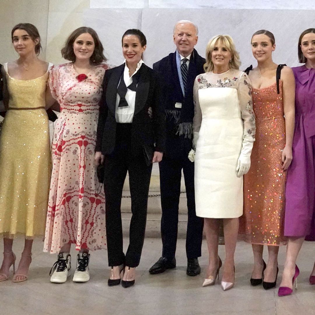 ¡Adiós a los vestidos de gala! Ashley Biden impacta con esmoquin en la gran fiesta del 20-E