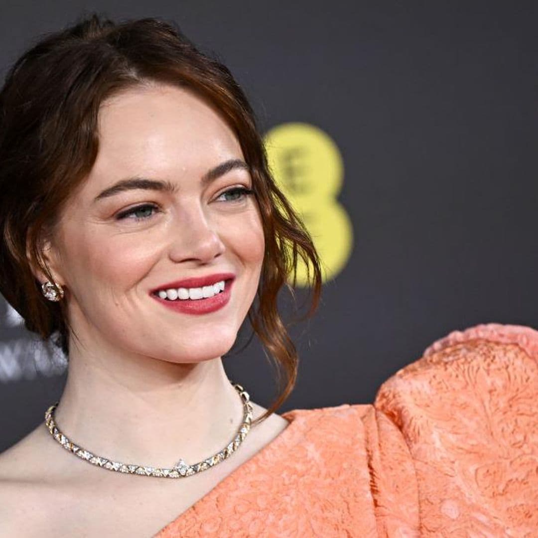 Emma Stone deslumbra en los BAFTAs con el color del 2024