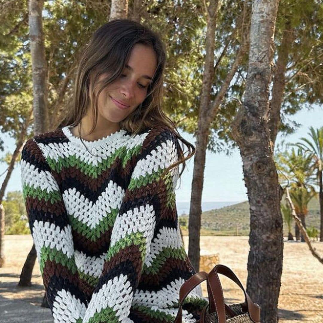 María Pombo encuentra en los vestidos de 'crochet' la solución más cómoda para un embarazo con estilo